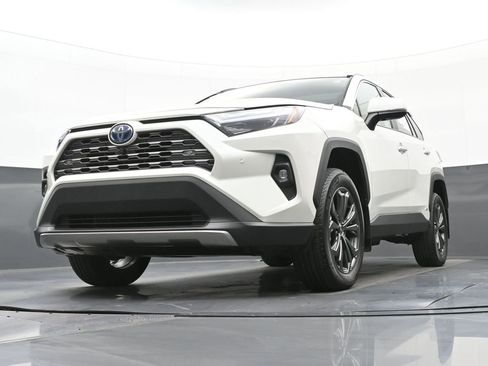Used 2022 Toyota RAV4 Limited image 65