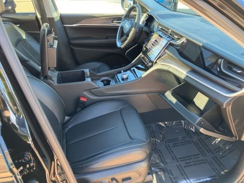 Used 2023 Jeep Grand Cherokee 30th Anniversary image 30