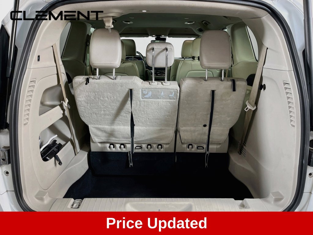 Used 2021 Chrysler Pacifica Touring-L FWD image 9