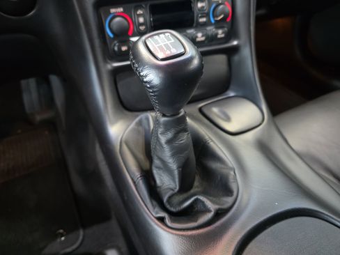 Used 2002 Chevrolet Corvette Z06 w/ Memory Pkg image 20