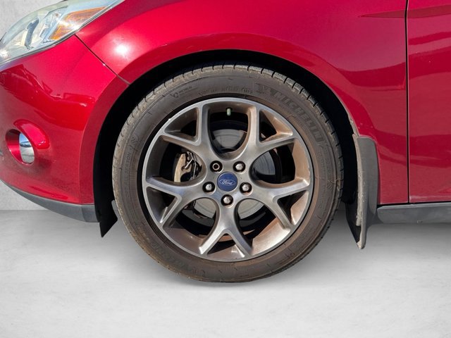 Used 2014 Ford Focus SE w/ Equipment Group 201A FWD image 18