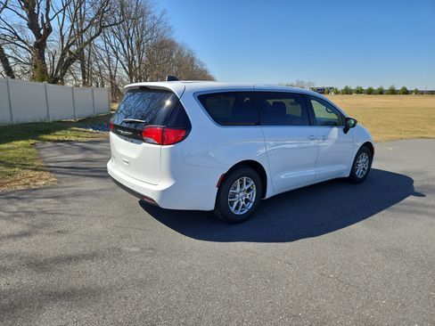 New 2026 Chrysler Voyager LX image 3