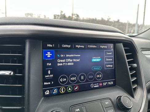 Used 2022 GMC Acadia AT4 w/ Technology Package image 18