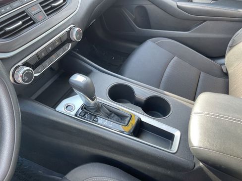 Used 2025 Nissan Altima 2.5 SV image 20