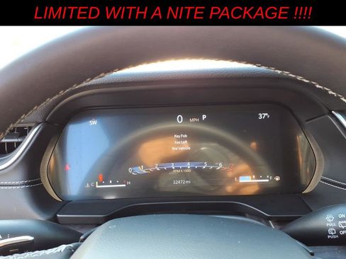 Used 2023 Jeep Grand Cherokee Limited w/ Luxury Tech Group II image 15