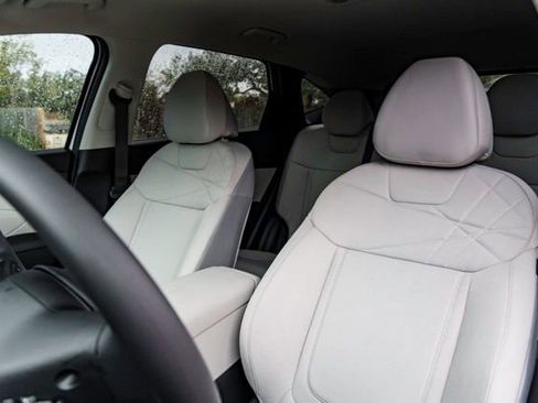 New 2026 Hyundai Tucson SE image 9