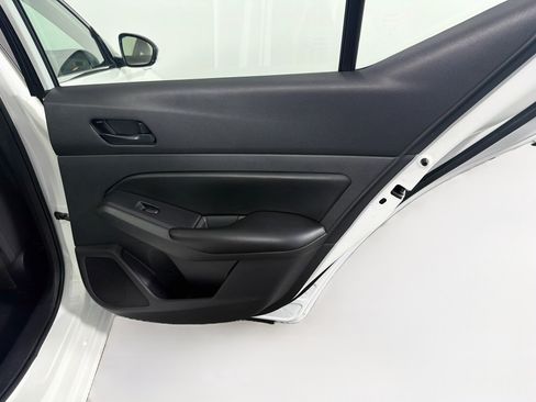 Used 2024 Nissan Altima 2.5 S FWD image 30