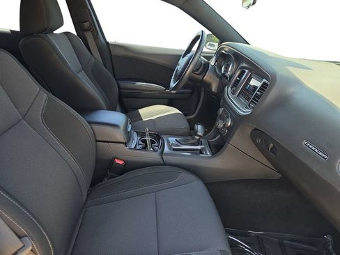 Used 2019 Dodge Charger SXT w/ Blacktop Package RWD image 18