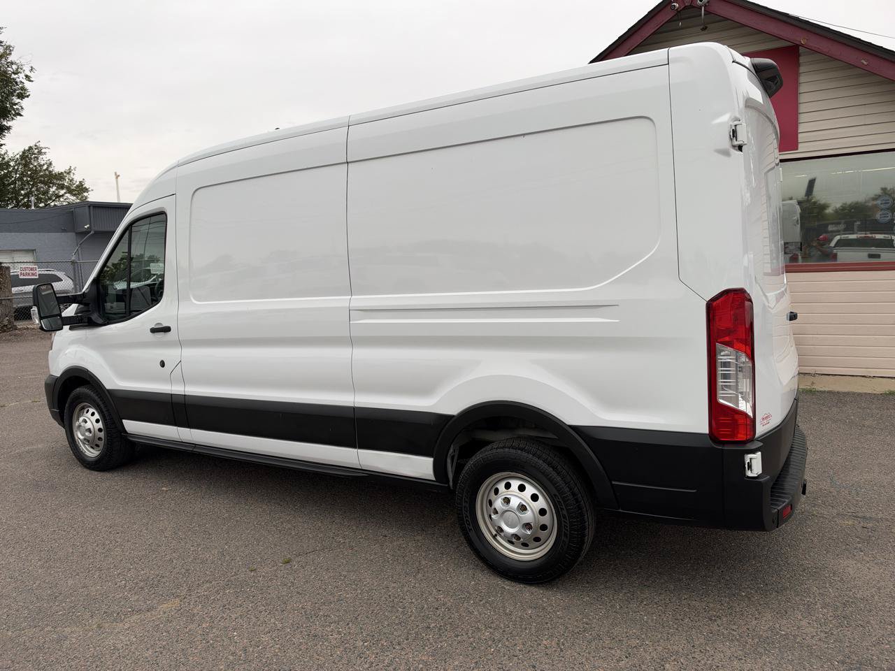Used 2022 Ford Transit 250 Medium Roof AWD w/ Interior Upgrade Package image 6