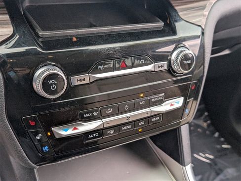 Used 2022 Ford Explorer Limited w/ Equipment Group 301A image 12