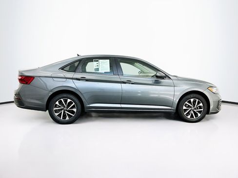 Used 2024 Volkswagen Jetta S image 10