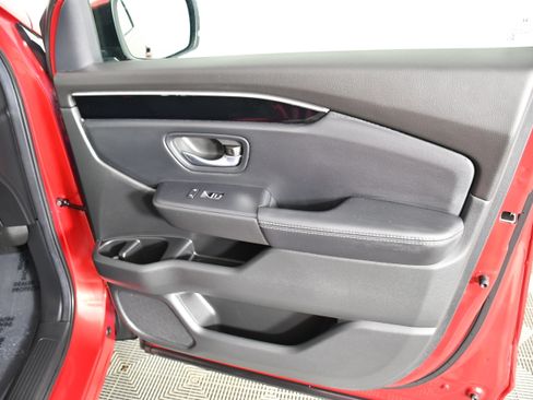 Certified 2025 Honda Pilot EX-L image 40