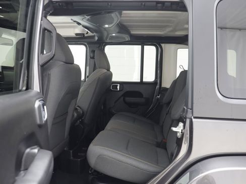 Used 2024 Jeep Wrangler Unlimited w/ Convenience Group AWD/4WD image 15