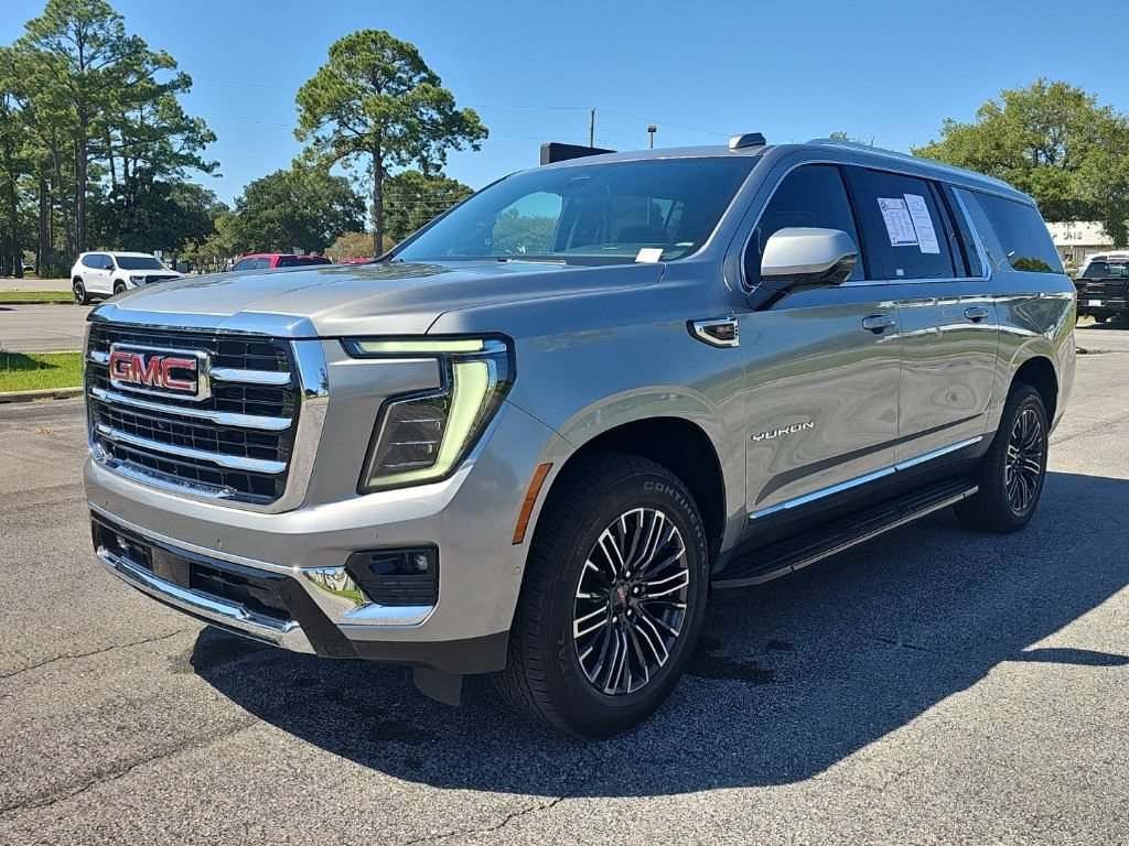 Used 2025 GMC Yukon XL Elevation AWD/4WD image 2