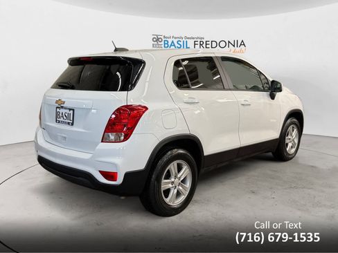 Used 2021 Chevrolet Trax LS w/ Tint and Cruise Package image 5