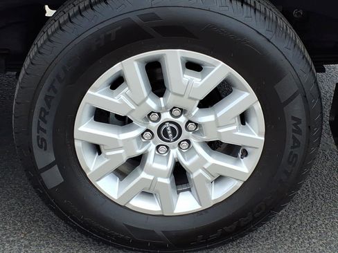 Used 2022 Nissan Frontier SV RWD image 11