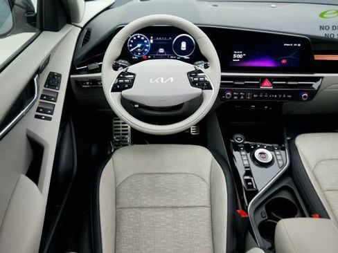 Used 2024 Kia Niro Wave w/ Wave Preserve Package FWD image 50