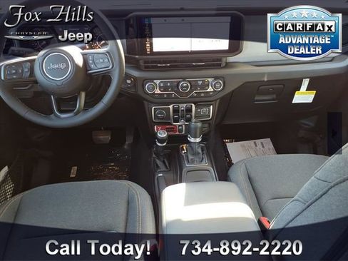 New 2025 Jeep Gladiator Willys image 12