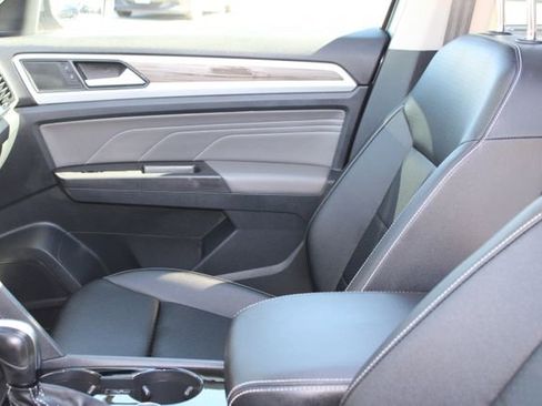 Used 2023 Volkswagen Atlas SEL image 33