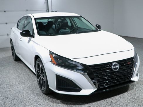 Used 2024 Nissan Altima 2.5 SR FWD image 5