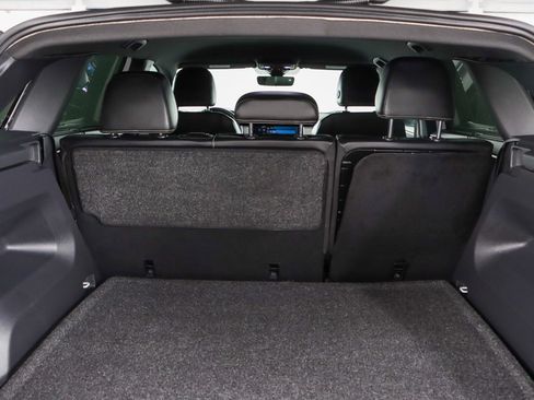 Used 2024 Volkswagen Atlas Cross Sport SE FWD image 29