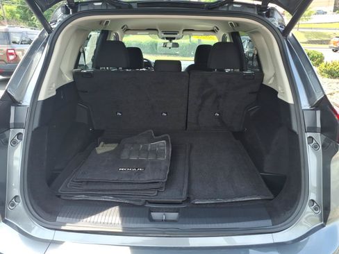 Used 2025 Nissan Rogue SV FWD image 11