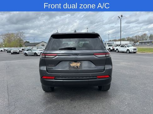 Used 2024 Jeep Grand Cherokee Altitude image 5