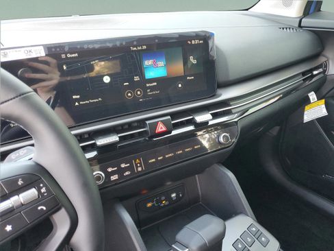 New 2026 Kia Sportage SX FWD image 15