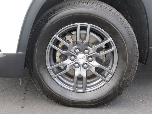 Certified 2025 GMC Acadia Elevation image 8