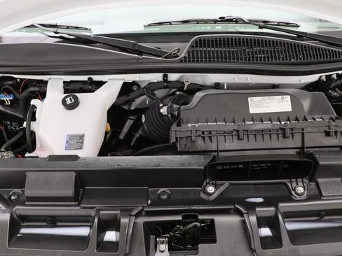 Used 2025 Chevrolet Express 3500 LT w/ LT Preferred Equipment Group image 27