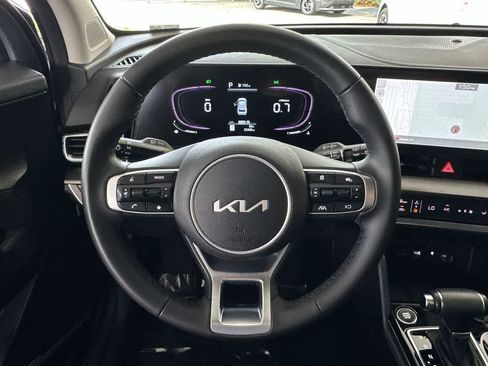 Used 2024 Kia Sportage EX FWD image 15