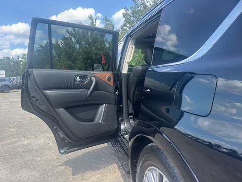 Used 2023 Nissan Armada SL w/ Captain's Chairs Package RWD image 19