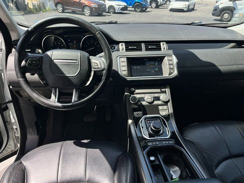 Used 2018 Land Rover Range Rover Evoque SE AWD/4WD image 24