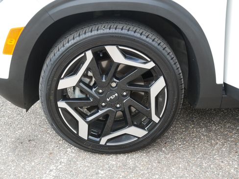 Certified 2024 Kia Seltos SX w/ SX Sunroof Package AWD/4WD image 15