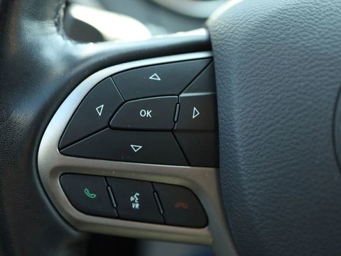 Used 2020 Jeep Cherokee Limited image 15