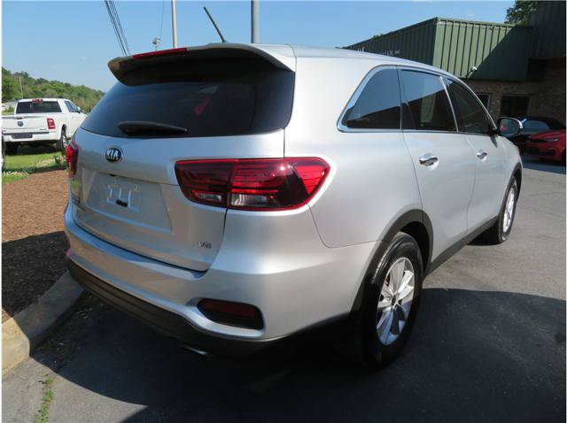 Used 2019 Kia Sorento FWD V6 image 2