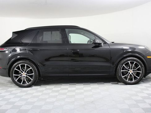 Used 2025 Porsche Cayenne S image 8