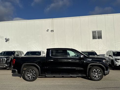 Used 2022 GMC Sierra 1500 SLT w/ SLT Premium Package image 9
