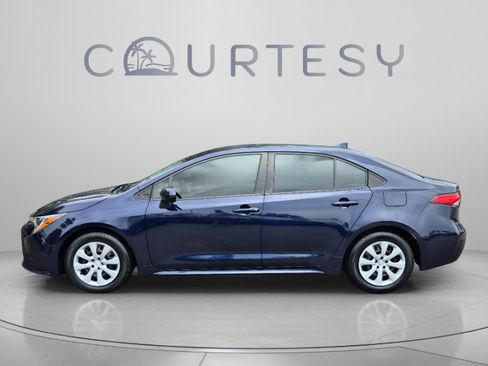 Used 2021 Toyota Corolla LE FWD image 2