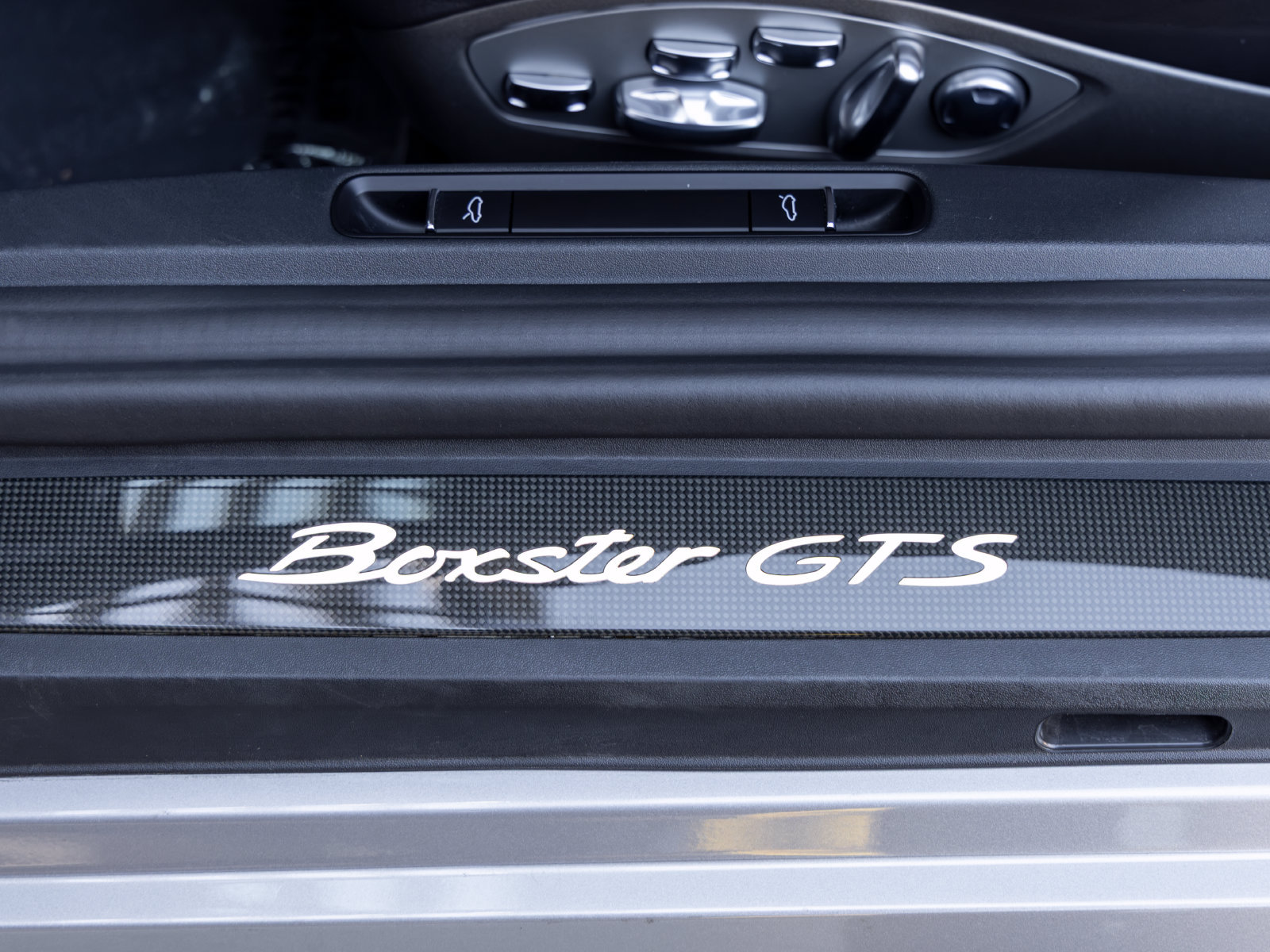 Certified 2024 Porsche 718 Boxster GTS RWD image 33