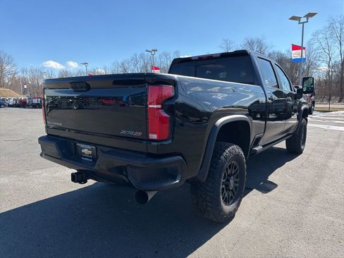 Used 2024 Chevrolet Silverado 2500 ZR2 w/ Technology Package AWD/4WD image 13