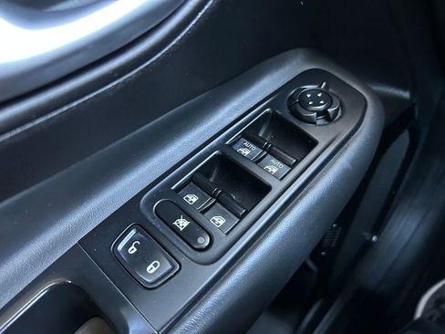 Certified 2018 Jeep Renegade Altitude image 18