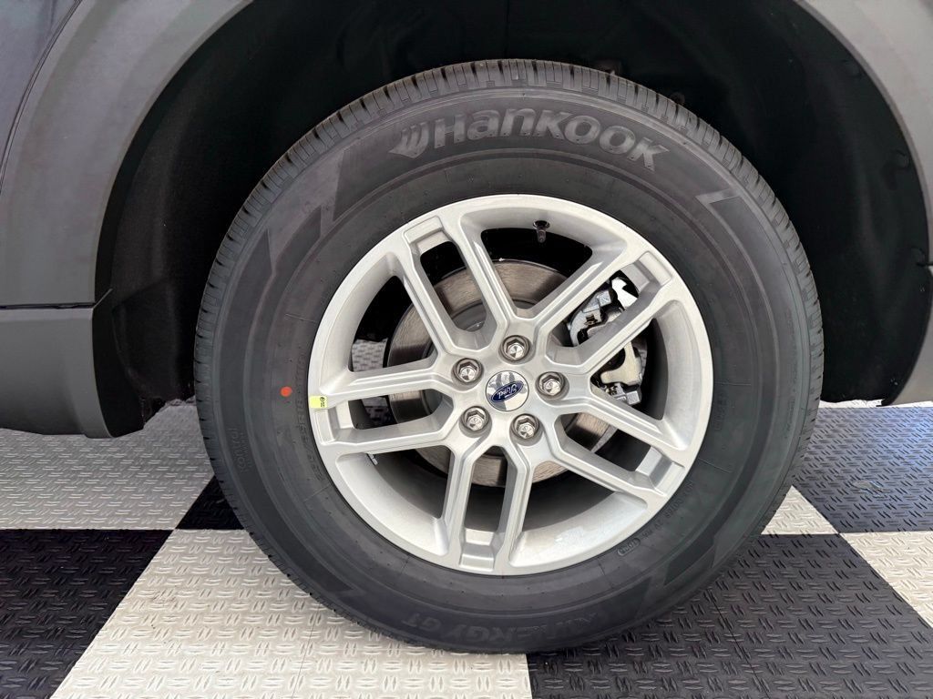 New 2025 Ford Explorer Active AWD/4WD image 11