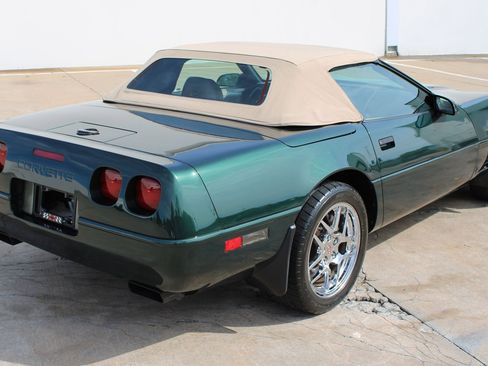 Used 1996 Chevrolet Corvette Convertible RWD image 31