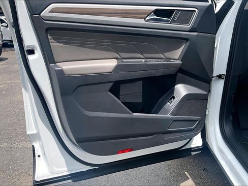 Used 2023 Volkswagen Atlas SEL image 22