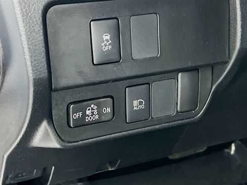Certified 2020 Toyota Tacoma SR5 AWD/4WD image 10