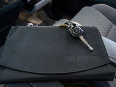 Used 2010 Toyota Tundra 2WD Double Cab image 30