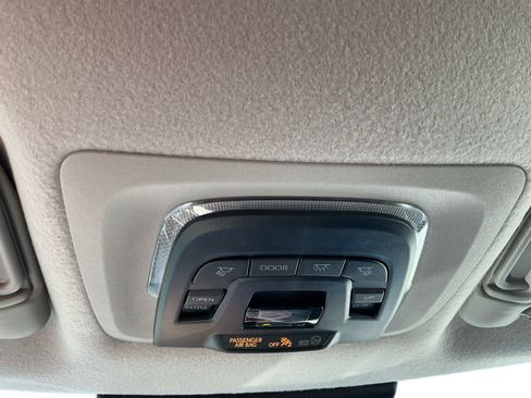 Used 2026 Toyota Corolla Cross XLE w/ Convenience Package FWD image 19