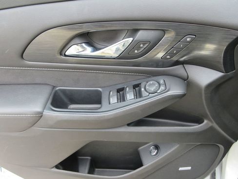 Used 2021 Chevrolet Traverse High Country w/ LPO, Floor Liner Package image 27