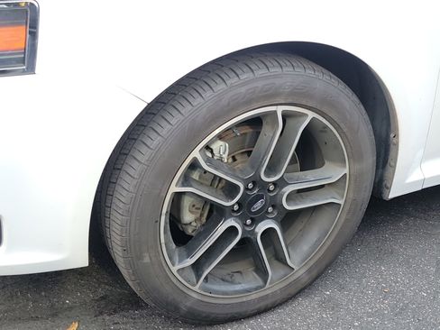 Used 2014 Ford Flex SEL w/ Equipment Group 202A FWD image 2